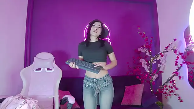 hina_porn – webcam model profile photo Image 19