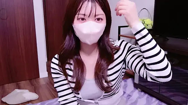 roouse – webcam model profile photo Image 5