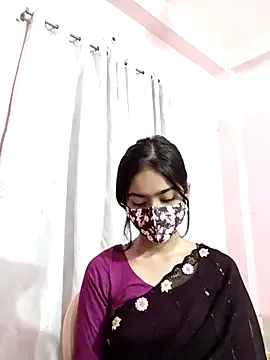 maataaan – webcam model profile photo Image 12