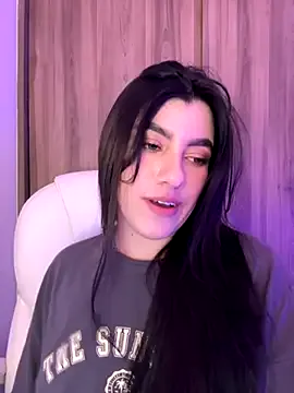  – webcam model profile photo Image 4