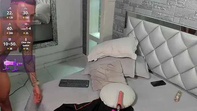 roouse – webcam model profile photo Image 9