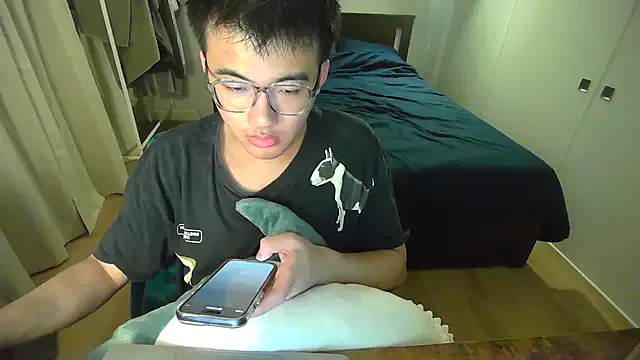 roouse – webcam model profile photo Image 5