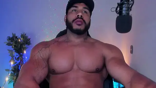  – webcam model profile photo Image 4