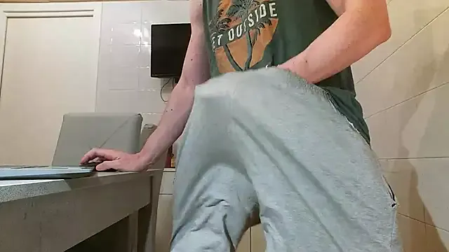 tommyjoyer – webcam model profile photo Image 7