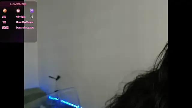 roouse – webcam model profile photo Image 14