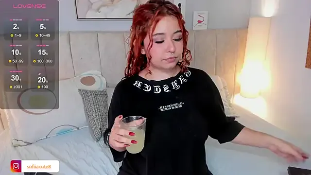 HoneyBluex – webcam model profile photo Image 16