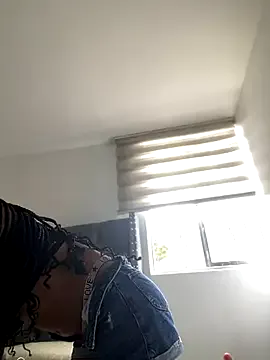 Mia--meow – webcam model profile photo Image 5