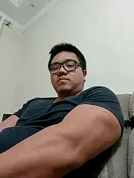  – webcam model profile photo Image 10