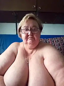 maataaan – webcam model profile photo Image 16