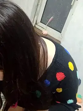 _Alicee_1 – webcam model profile photo Image 10