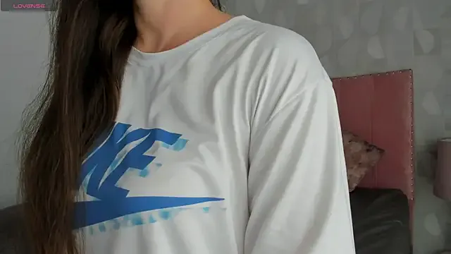 seraphine23 – webcam model profile photo Image 13