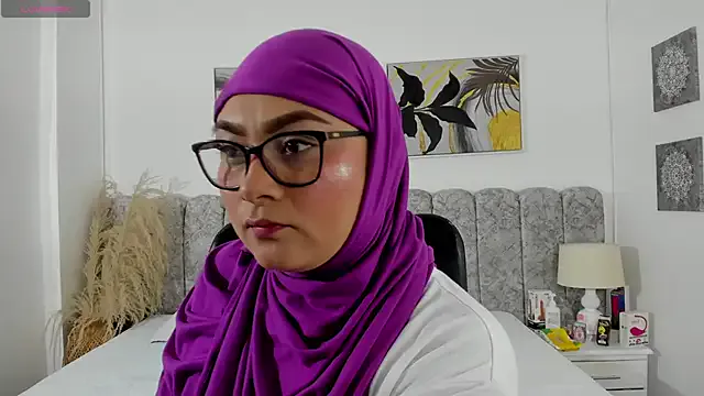 Garima_G – webcam model profile photo Image 7