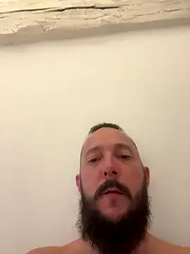 AZOPMOB18999 – webcam model profile photo