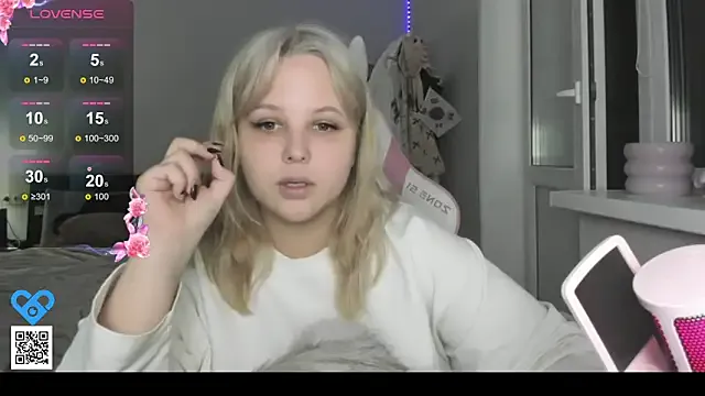 Musae – webcam model profile photo Image 15