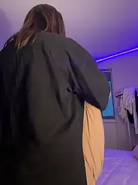 Musae – webcam model profile photo Image 2