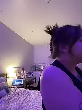 Musae – webcam model profile photo Image 4