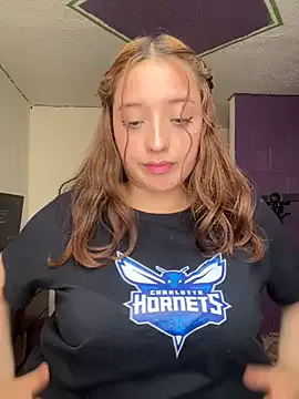 zui_lu – webcam model profile photo Image 14