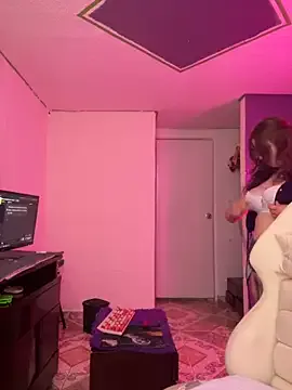 zui_lu – webcam model profile photo Image 9