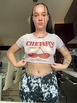 Yui-Ch – webcam model profile photo Image 11