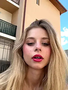  – webcam model profile photo Image 9