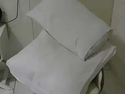 maataaan – webcam model profile photo Image 17