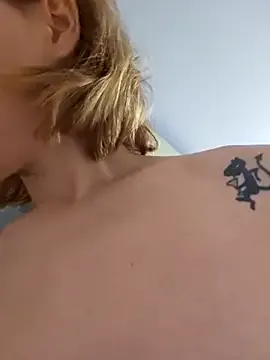 Mia--meow – webcam model profile photo Image 5