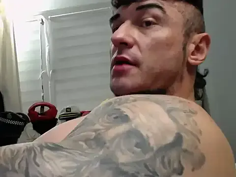 erosuke9 – webcam model profile photo Image 10