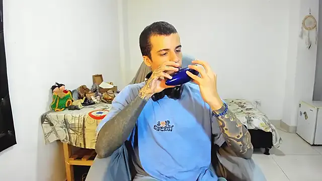 Balo_lovers – webcam model profile photo