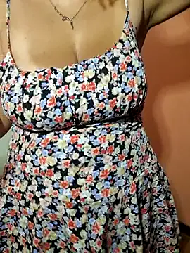 bingxin- – webcam model profile photo Image 5