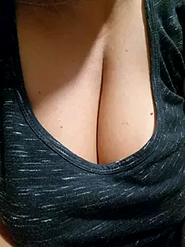 bingxin- – webcam model profile photo Image 9