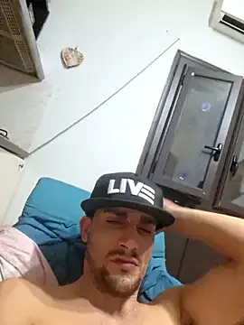 roouse – webcam model profile photo Image 2