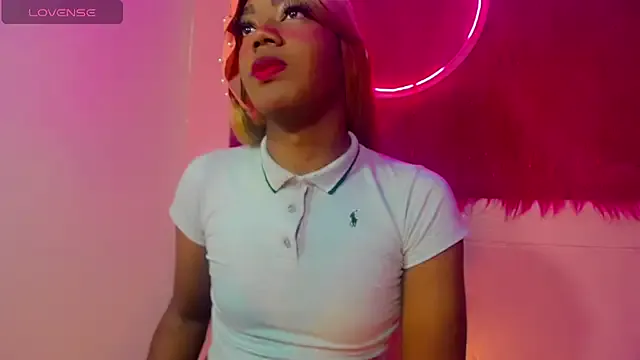 LushianaFitness – webcam model profile photo Image 10