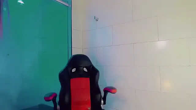 LushianaFitness – webcam model profile photo Image 6