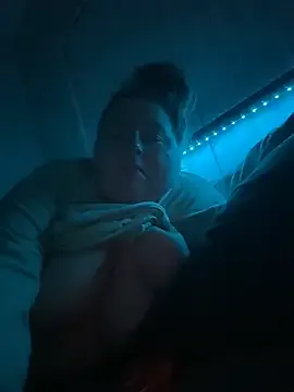 oypo – webcam model profile photo Image 14