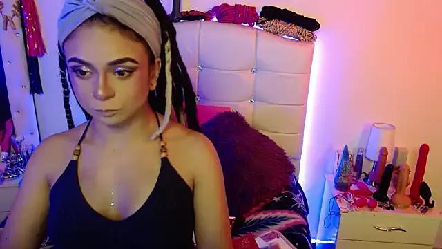 Elenascrib – webcam model profile photo Image 12