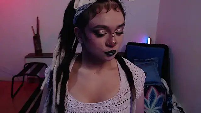 Elenascrib – webcam model profile photo Image 2