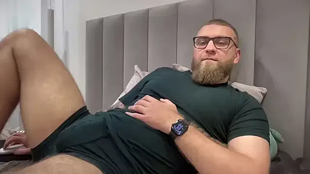 roouse – webcam model profile photo Image 13
