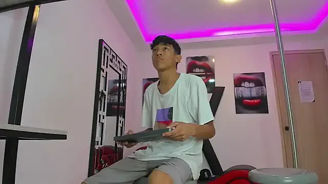 dirtypub – webcam model profile photo Image 7