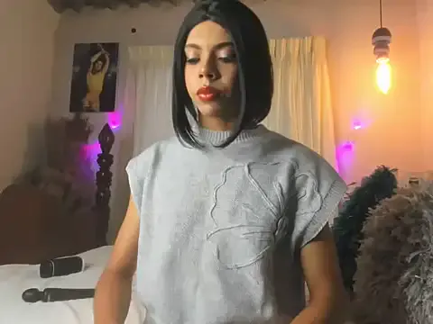 Emily_brown04 – webcam model profile photo Image 2