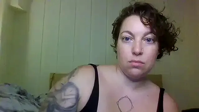 seraphine23 – webcam model profile photo Image 3