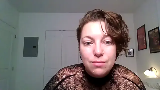 seraphine23 – webcam model profile photo Image 6
