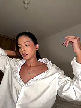 HotBella- – webcam model profile photo Image 2