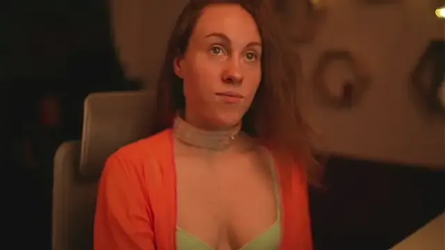  – webcam model profile photo Image 3