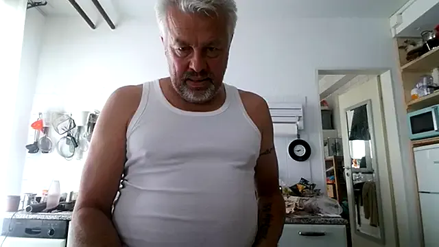 roouse – webcam model profile photo Image 14