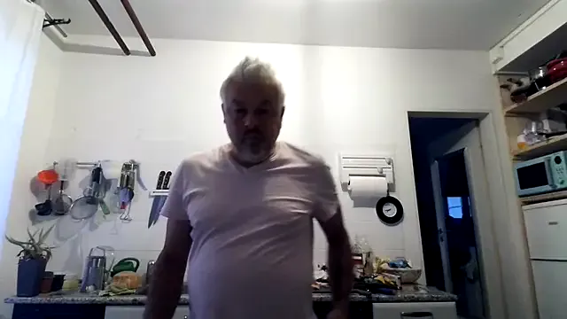 roouse – webcam model profile photo Image 2