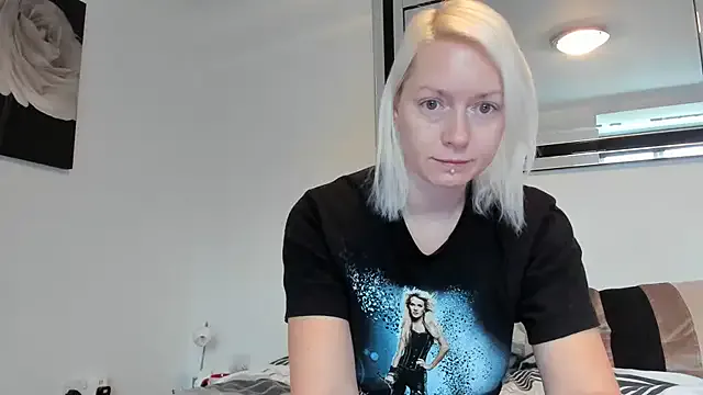 Megu_Melon – webcam model profile photo Image 13