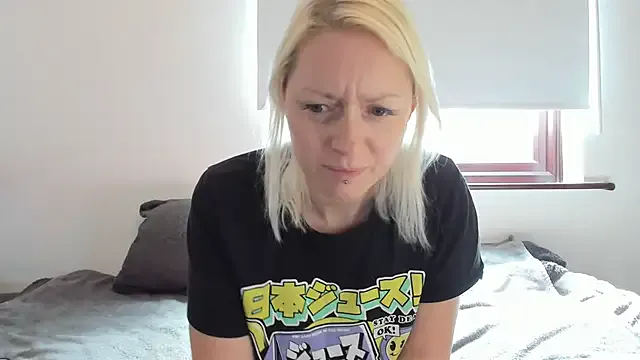 Megu_Melon – webcam model profile photo Image 17