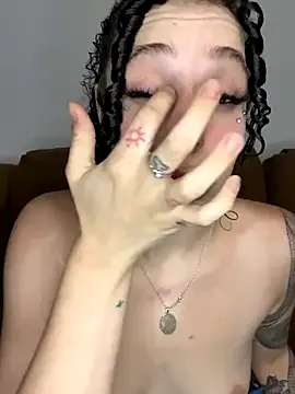  – webcam model profile photo Image 17