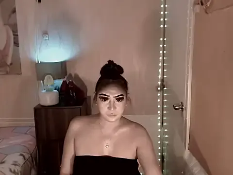 Shiny_Jennifer – webcam model profile photo Image 14