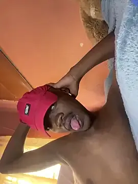 BigAndBeaut on FreeCamNet